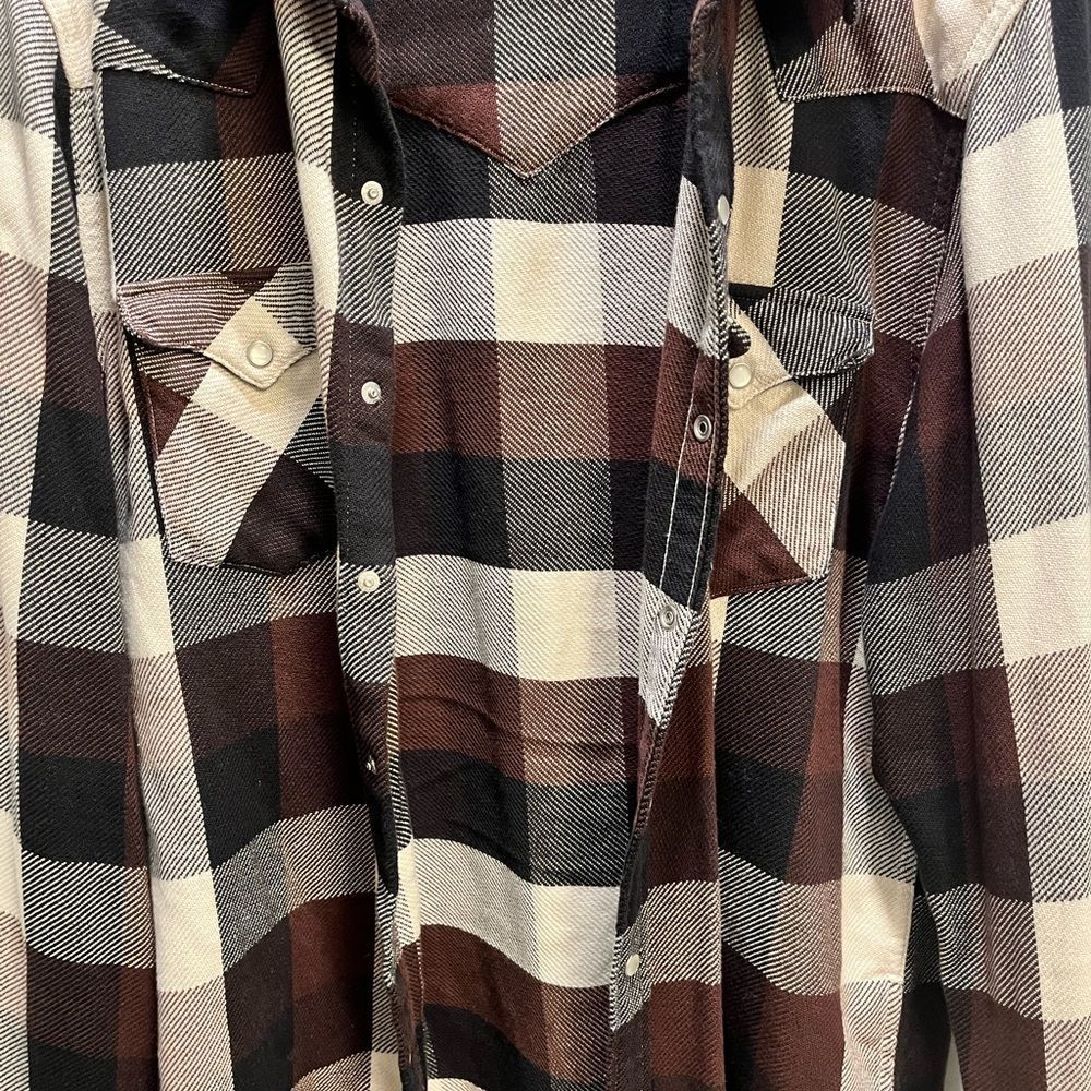 Levi’s Red Plaid Flannel Shirt Size Medium. - Picture 2 of 4